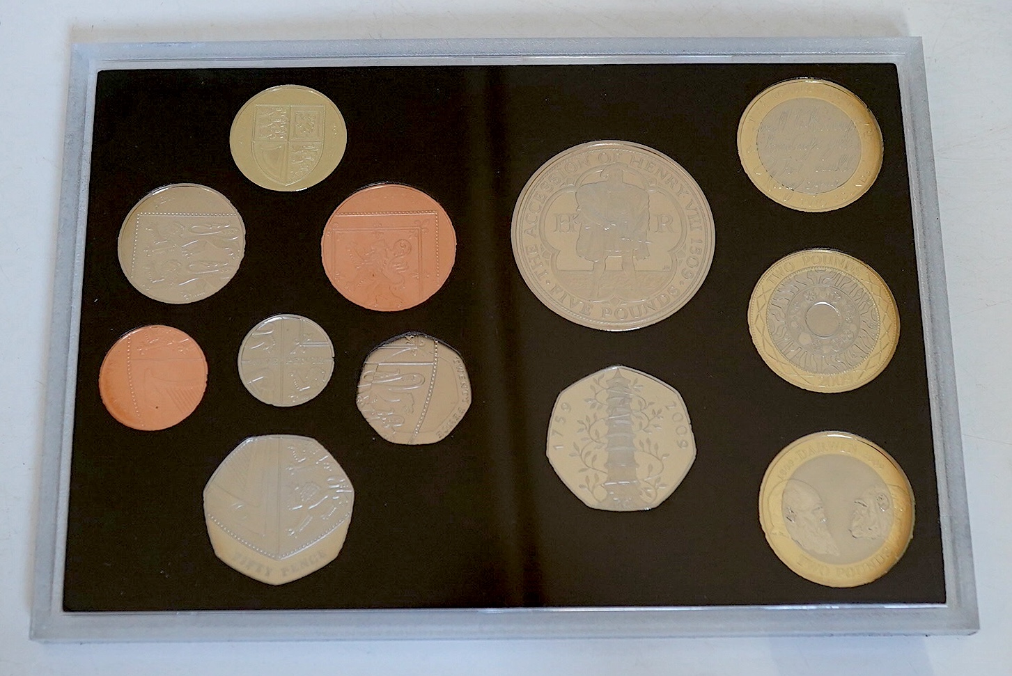 Elizabeth II proof coins, 2009 proof coin set, including the scarce Kew Gardens 50p
